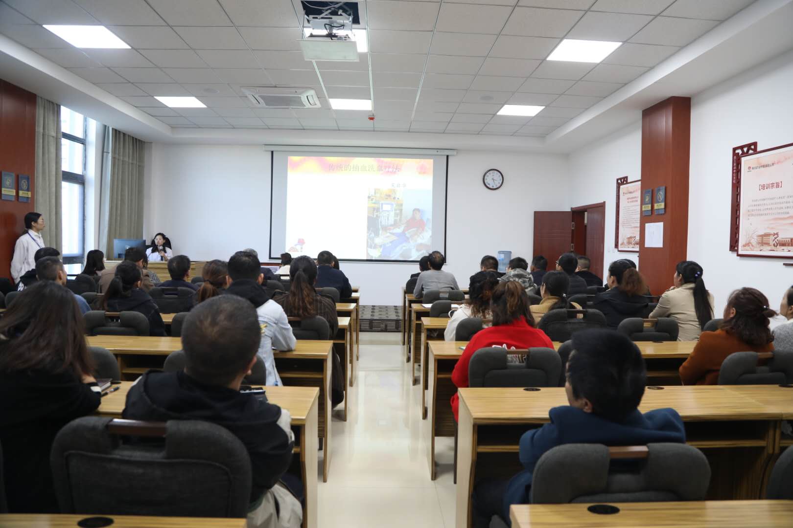 1603689761306524.jpeg 讲座现场.jpg