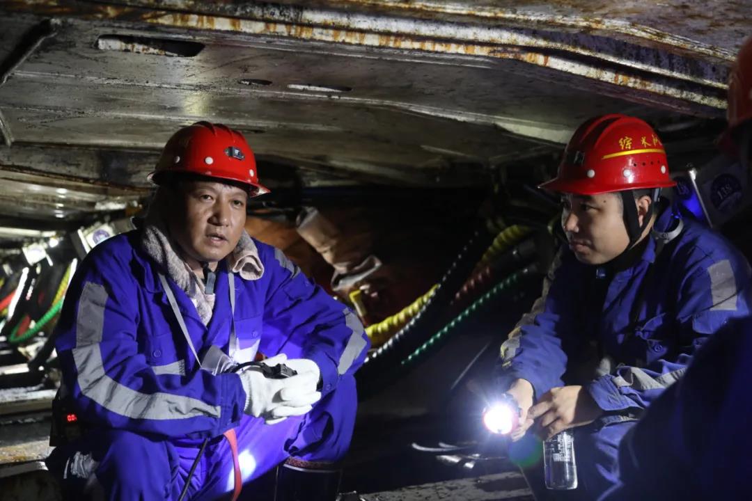 1627900621340766.jpeg 综采队1.jpg