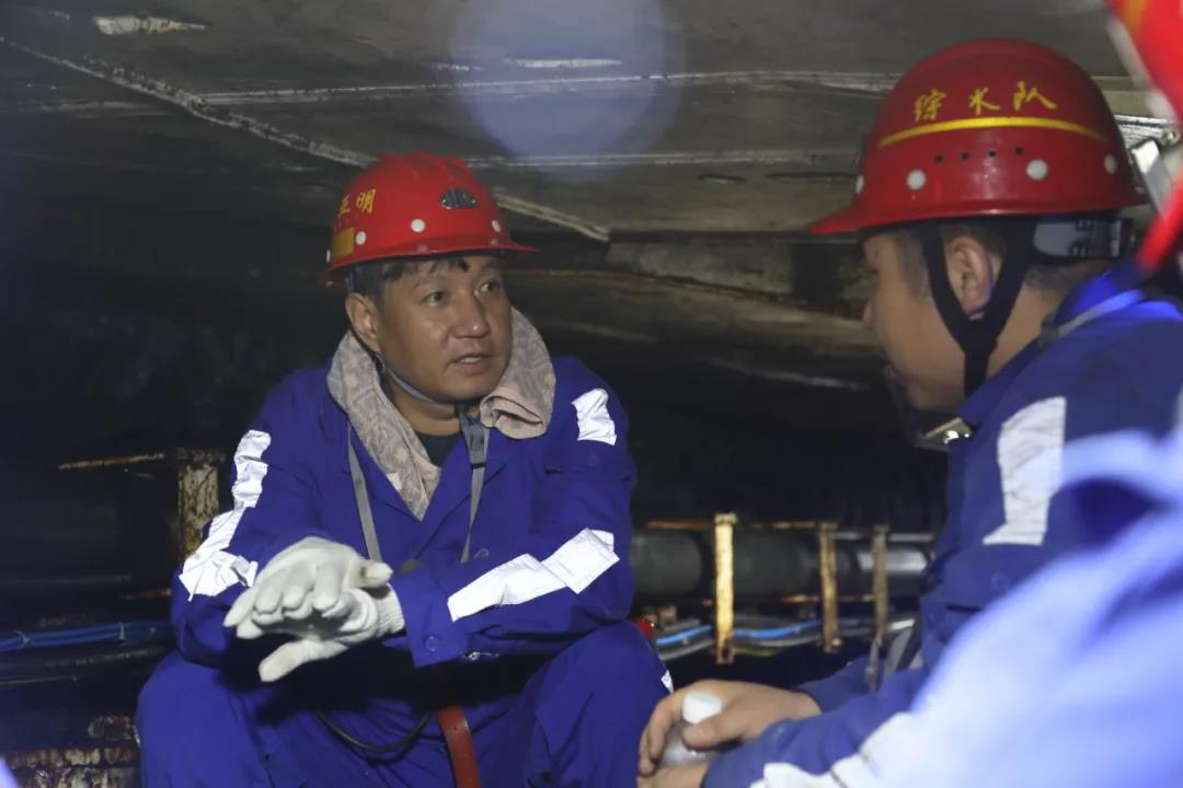 1627900635228702.jpeg 综采队2.jpg