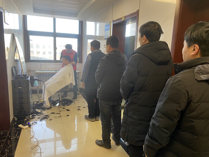 1710204343805699.jpeg 免费理发现场.jpg