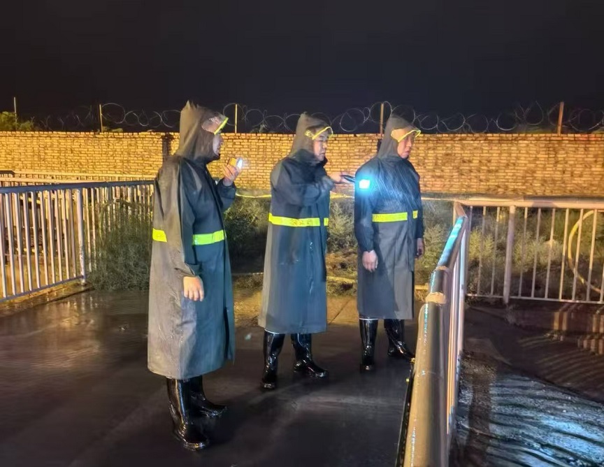 1723683031252828.jpeg ͼ¶þ ¸Ã¶ÓÕÆ¹ÜÈËÅŲé6ºÅÐîË®³ØË®Î»Çé¿ö ÔËÓª¹«Ë¾Ñ¡Ô˶ӷ½ÁÉÁÉ Éã.jpg